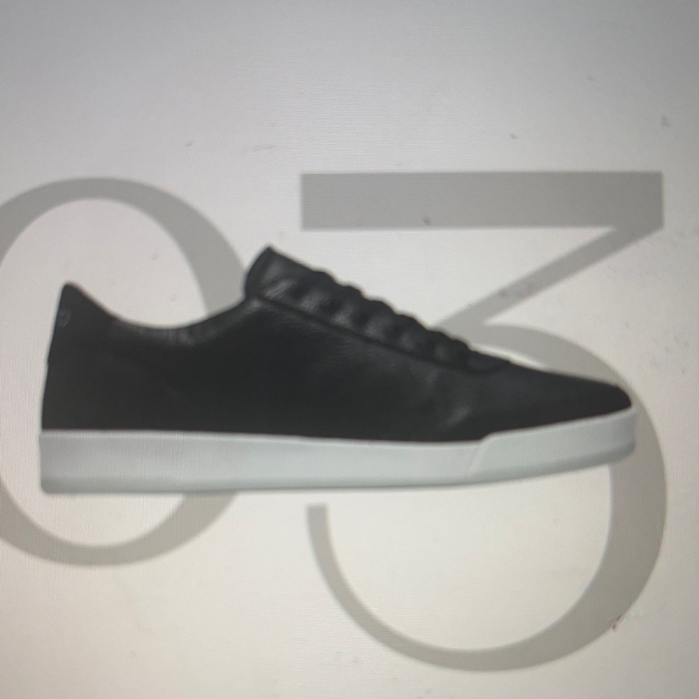 Novella's Sneakers in Black color size 10 for Men and 11.5 for Women.